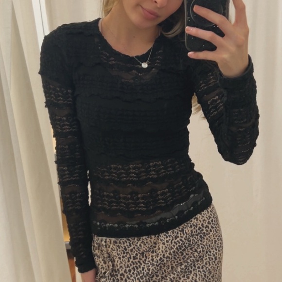 Elegant Black Lace Women Top - Picture 2 of 2